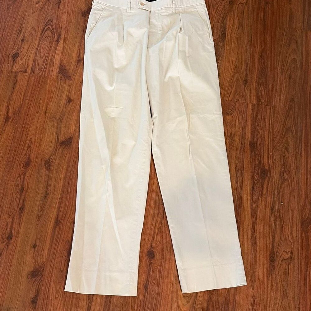 Burberry golf, men’s cream, beige golf pants pleaded. size 34x31